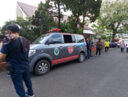 Ambulance Disiagakan di Kediaman Heriyanti Anak Akidi Tio