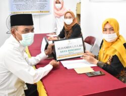 Baznas OKI Salurkan Zakat ke Petugas Kebersihan