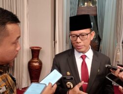 Teddy Meilwansyah Terima SK Perpanjangan Pj Bupati OKU