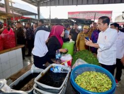 Akhiri Kunjungan, Presiden Jokowi Tinjau Harga Sembako di Pasar Bukit Sulap Kota Lubuk Linggau