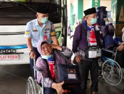 449 Jemaah Haji Kloter 7 Debarkasi Palembang Tiba di Asrama Haji