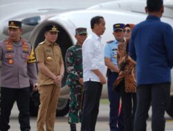 Ketua DPRD Sumsel Bersama Kapolri Sambut Kedatangan Presiden Jokowi di Bandara SMB II Palembang