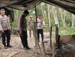 Disaksikan Kapolres Muba, 5 Titik Sumur Minyak Ilegal Dibongkar Mandiri Oleh Warga