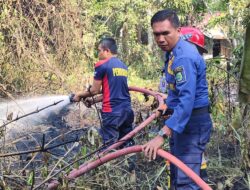 Damkar Muba Jinakkan si Jago Merah di Kecamatan Sungai Lilin