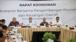 Pj Gubernur Pimpin Rakor Sekretariat Bersama Bahas Upaya Penurunan Kemiskinan dan Inflasi